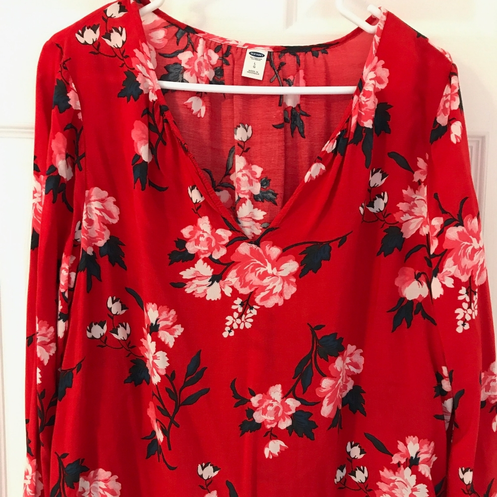 Red floral v neck long sleeve top